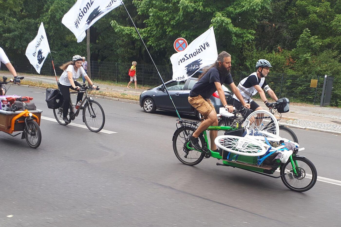 #VisionZero-Demo zur Geisterrad-Aufstellung #VisionZero-Demo zur Geisterrad-Aufstellung