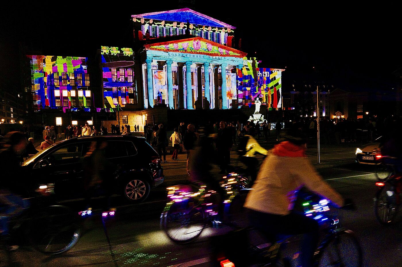 Die Lichterfahrt 2026 führt vorbei an beleuchteten Gebäuden des Festival of Lights Die Lichterfahrt 2026 führt vorbei an beleuchteten Gebäuden des Festival of Lights