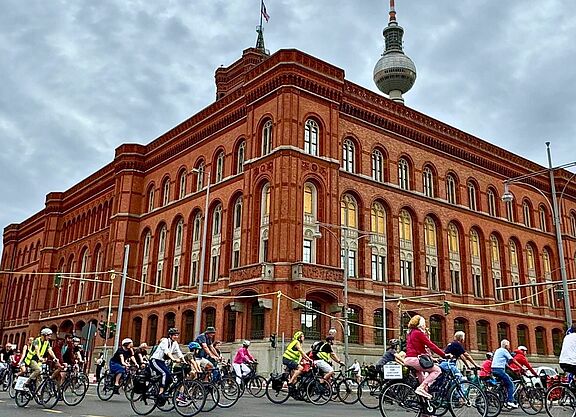 Fahrraddemos 12.09.2026 12.09. - Fahrraddemos zum Roten Rathaus