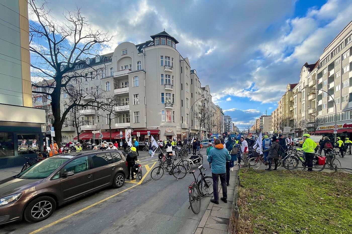 Mahnwache für verstorbenen Radfahrer in Charlottenburg Mahnwache für verstorbenen Radfahrer in Charlottenburg