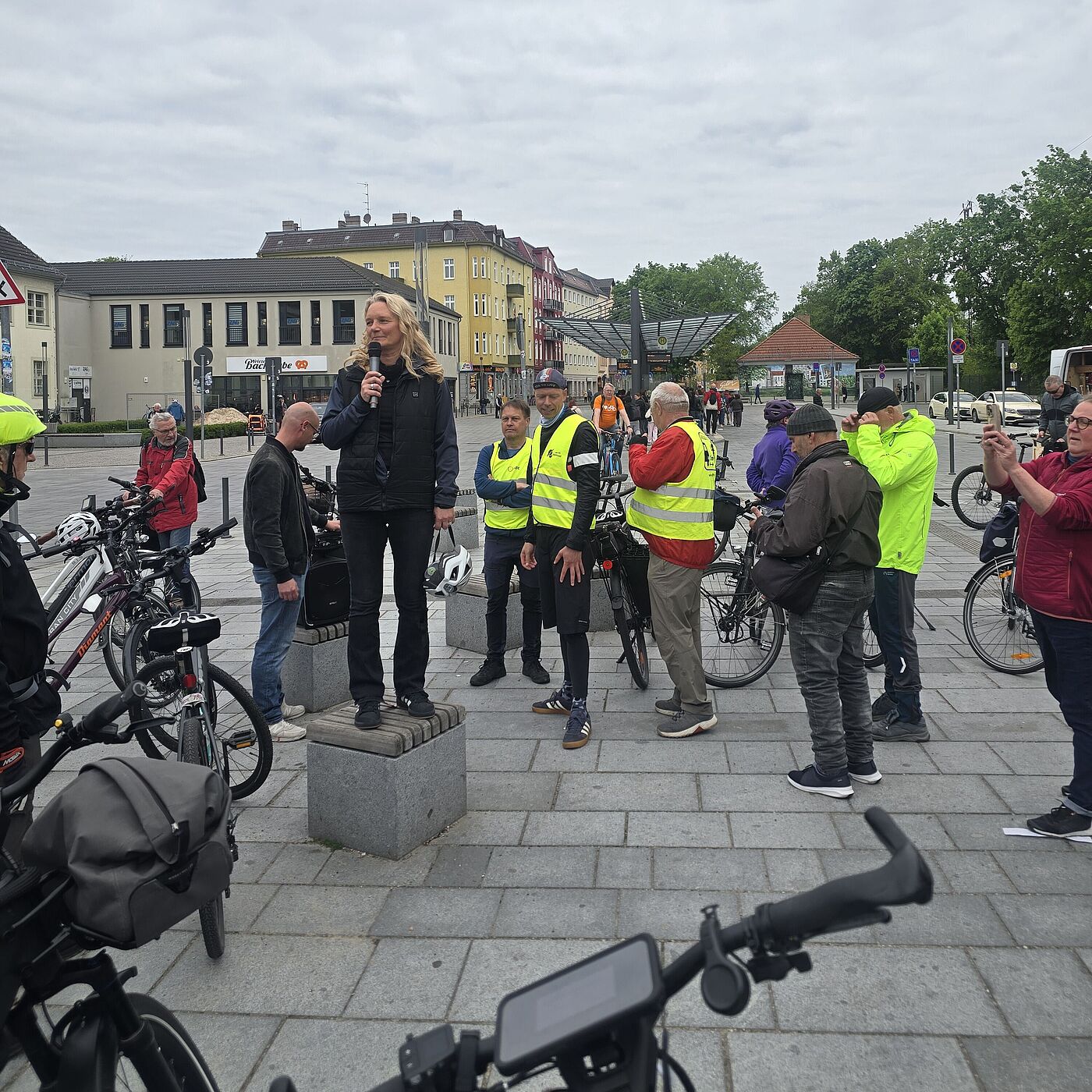 kurze Begrüßung der Radler
