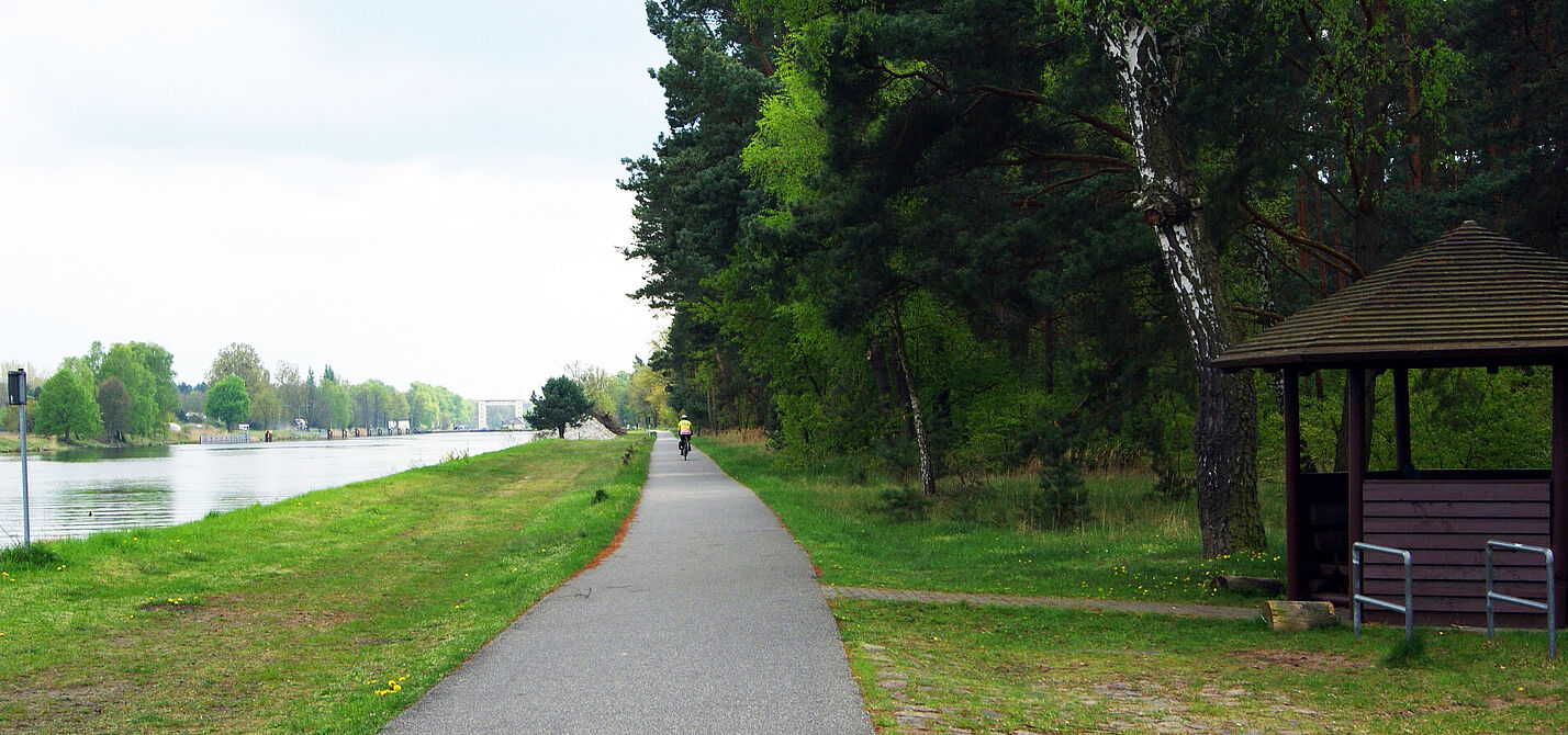 Radweg zwischen Lehnitzschleuse und Grabowseebrücke