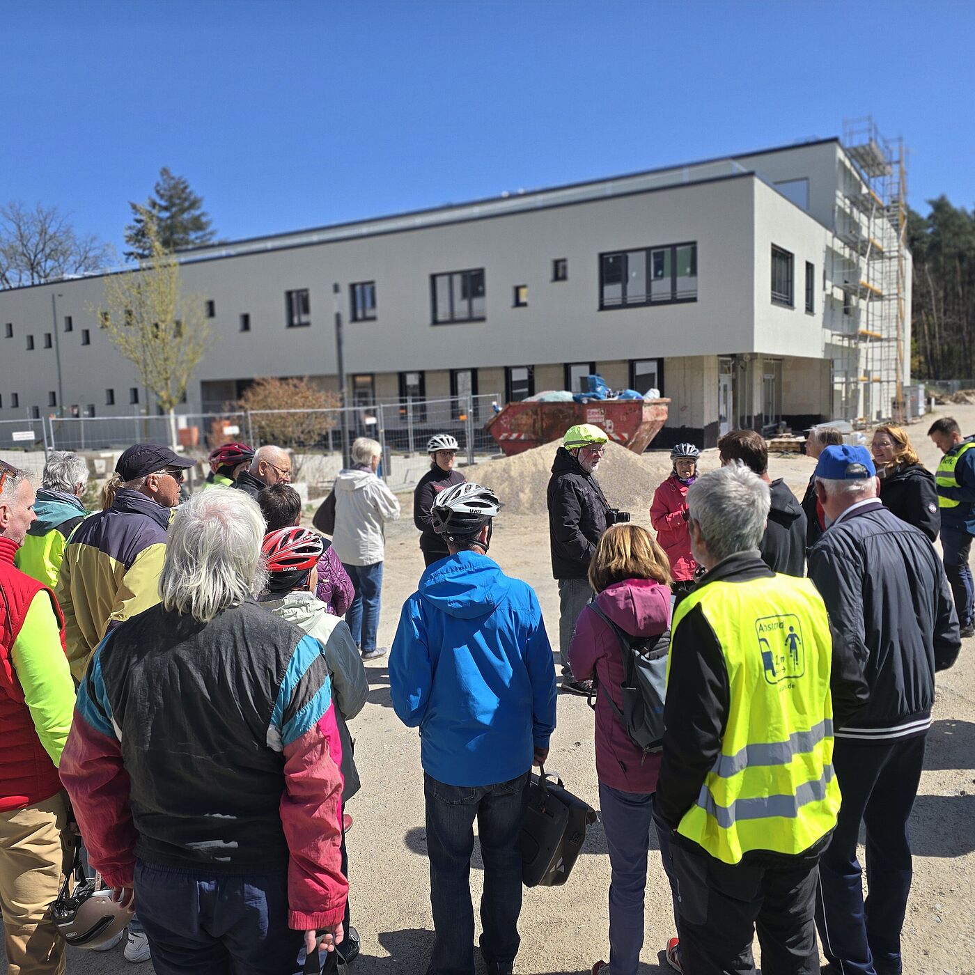 Die Baustelle der neuen Mehrzweckhalle in Friedrichsthal konnte besichtigt werden
