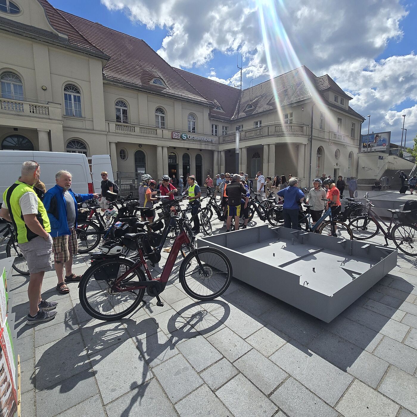 Auf dem bahnofsplatz