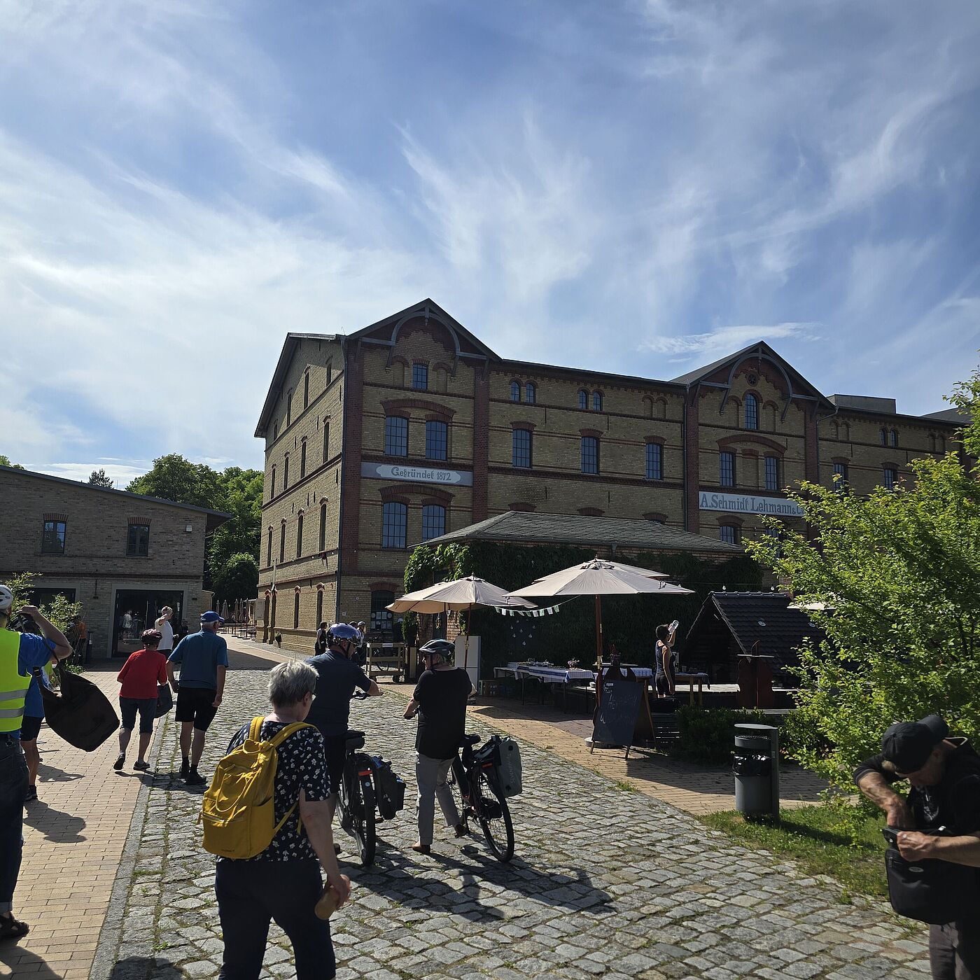 vor dem Museum