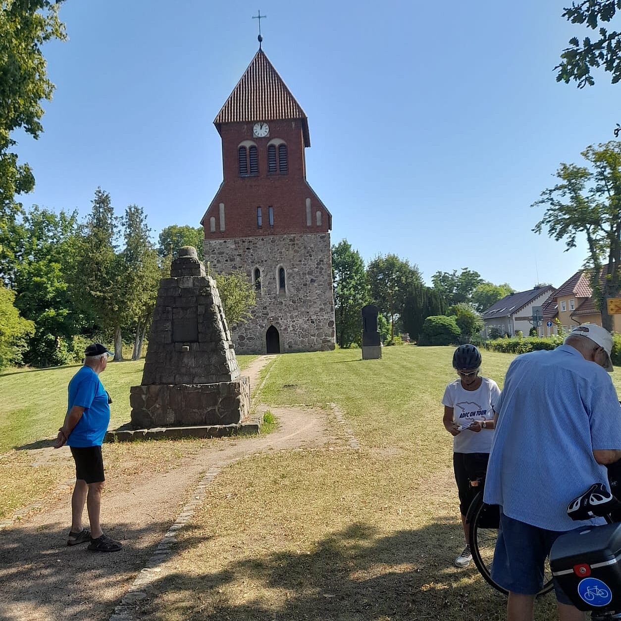 Wensickendorf Blick auf die Dorfkirche Wensickendorf